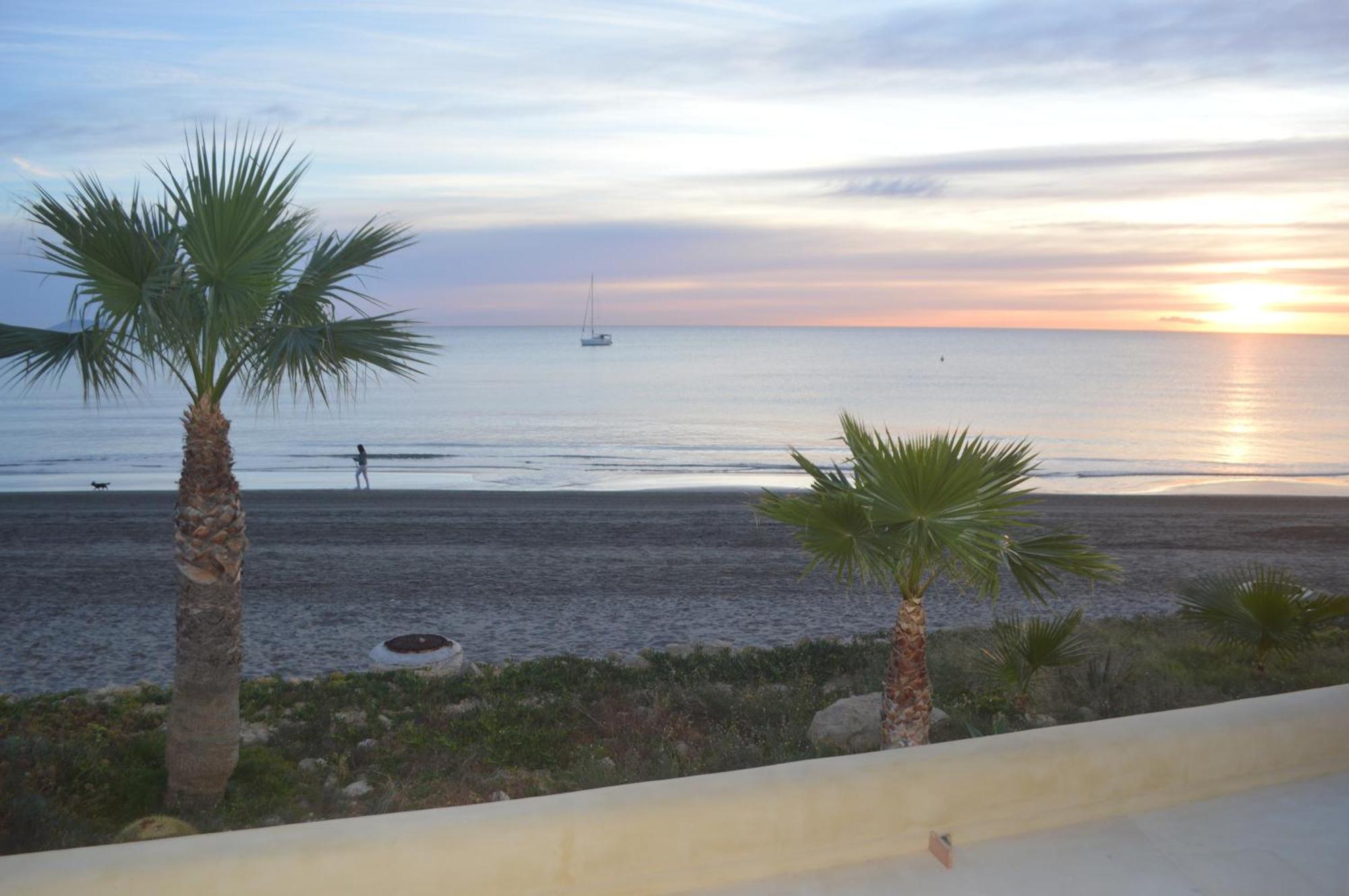 Espectacular Apartamento A Pie De Playa En Chalet Roquetes Alicante Buitenkant foto