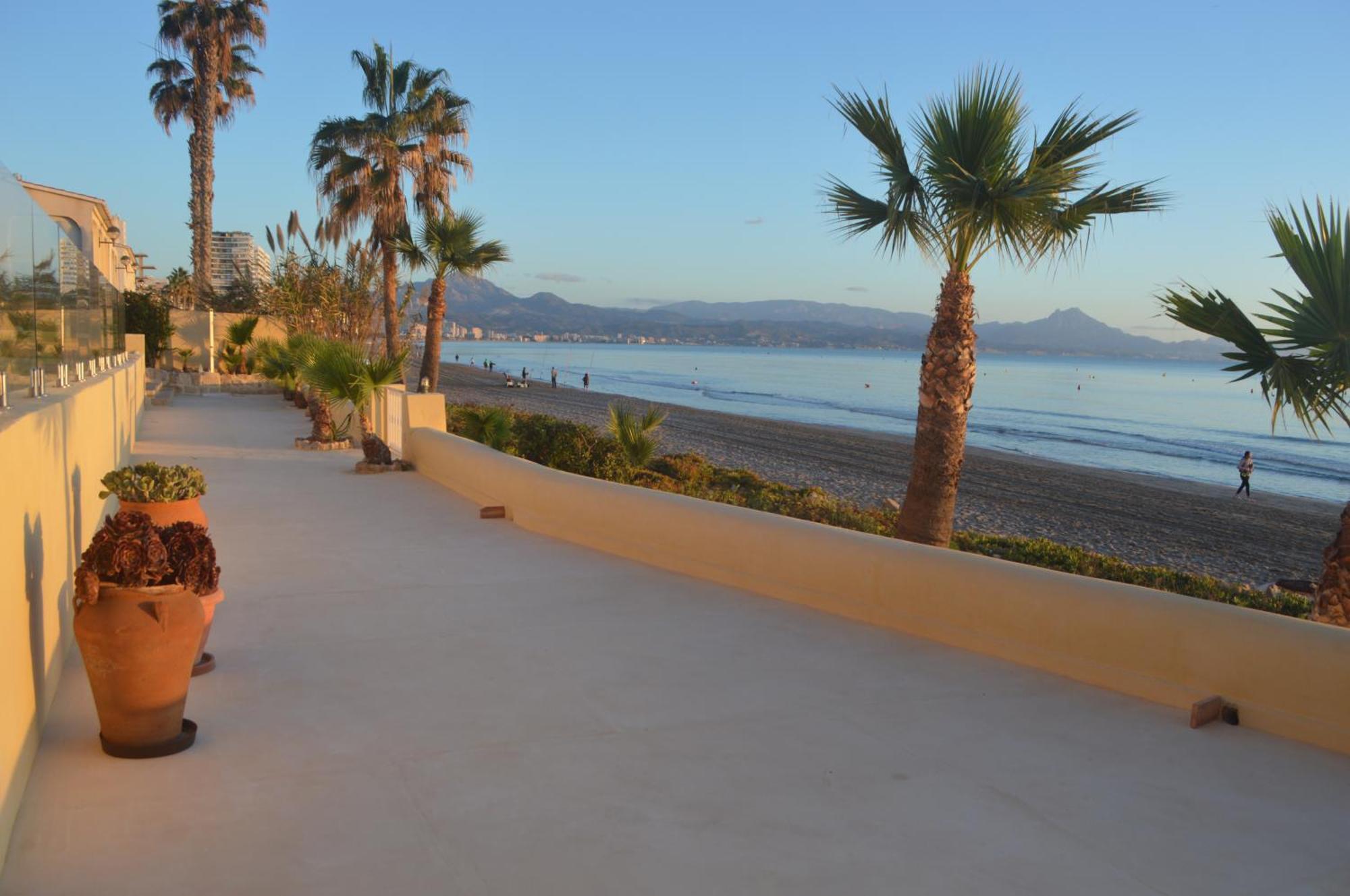 Espectacular Apartamento A Pie De Playa En Chalet Roquetes Alicante Buitenkant foto