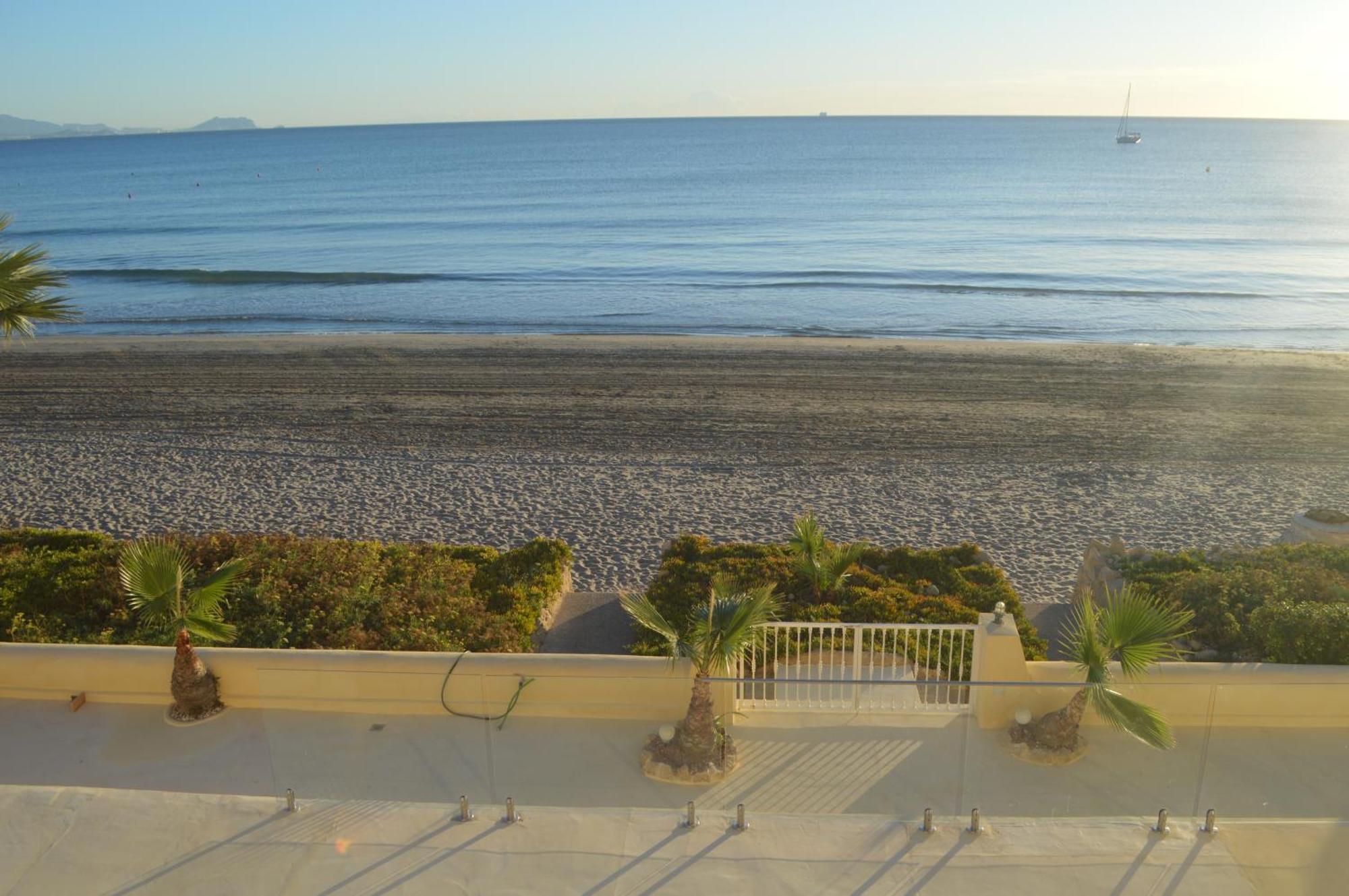 Espectacular Apartamento A Pie De Playa En Chalet Roquetes Alicante Buitenkant foto